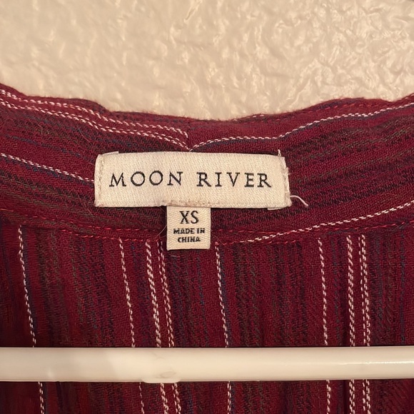 MOON RIVER Top - Picture 2 of 4